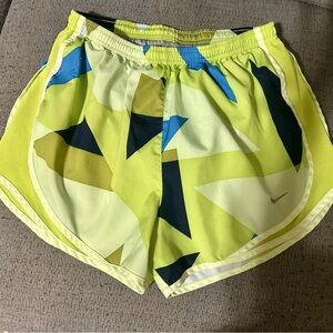 Women’s Nike Tempo Medium